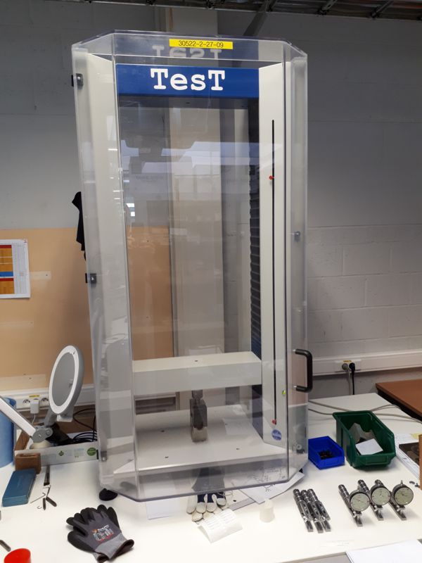 Banc d'essai utilisé dans les laboratoires de Infrabel - Chemins de fer